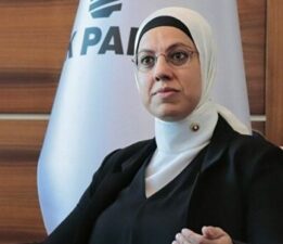 Merve Kavakcı görevinden alındı