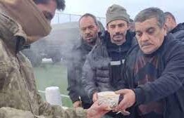 Karargâhı millete açtı!