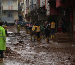 Şanlıurfa selin izlerinden arındırılıyor!