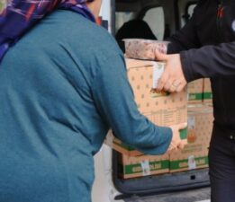 Bursa’da bakkaldaki veresiye defterlerini kapattılar