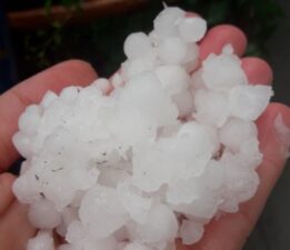 Bursa’da misket büyüklüğünde dolu yağdı