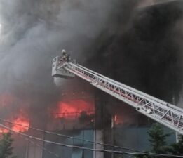 Akit Medya grubu binası alev alev yanıyor!