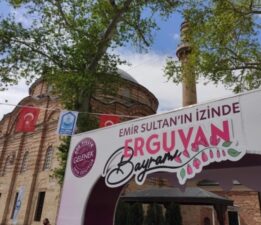 ‘Erguvan Bayramı’ tüm coşkusuyla Bursa’da kutlanıyor