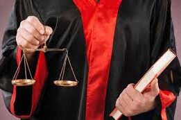 Genç avukatlar 5 yıl baro aidatı ödemeyecek