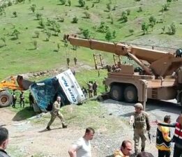 Şırnak’ta askerleri taşıyan otobüs devrildi!