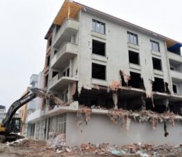 Bursa Yıldırım’da 137 kaçak yapı yıkıldı