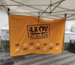 Bursa meydanlarında demokrasi şöleni