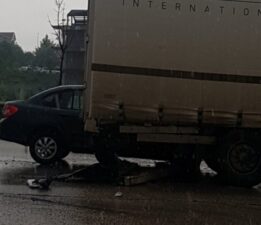 Bursa’da kaygan yol kazaya sebep oldu