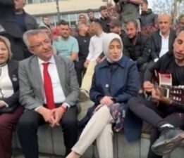 Ak Partili ve CHP’li vekiller birlikte türkü söyledi