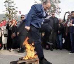 Varank, Bursa’da Hıdırellez ateşinden atladı