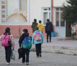 15 Mayıs’ta okullar tatil