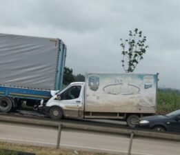 Bursa’da kaza! Tıra arkadan girdi