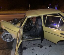 Yol kenarında duran tıra çarptı!