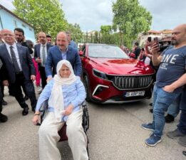 Bakan Varank, 2. tur için sandık başında