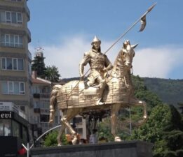 Osmangazi Heykeli yenilendi