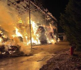 Karacabey’de korkutan çiftlik yangını