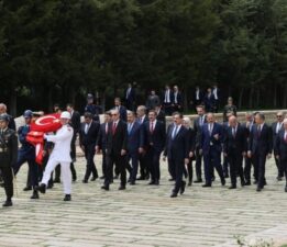 Erdoğan ve Bakanları Anıtkabir’i ziyaret etti