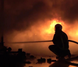 Bursa’da palet fabrikasında korkutan yangın