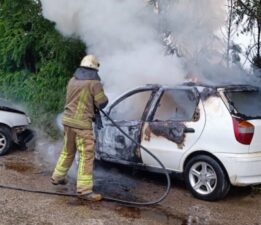 Bursa’da otomobil alev alev yandı