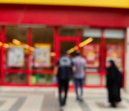 Bursa’da markete pompalı tüfekle ateş edildi!