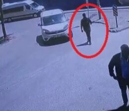 Önüne çıkan yayayı fark etmedi, üzerinden geçti!