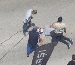 Otomobil ile çarpışan motosiklet sürücüsü yaralandı