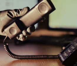 Banka görevlisi dolandırıcılığı önledi