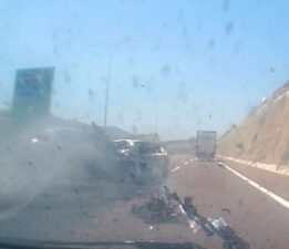 Trafikte makas atan araç önündeki otomobile çarptı