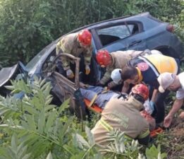Dere yatağına devrilen otomobilde 1 kişi hayatını kaybetti