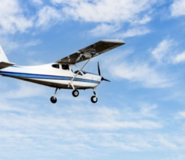 Panikleyen pilot uyuşturucu paketlerini uçaktan aşağı attı!