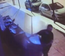 Hırsız kameralara yakalandı