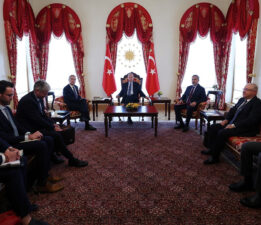 Dolmabahçe’de kritik görüşme