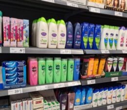 KDV zammı sonrası marketlerde etiketler değiştirildi!