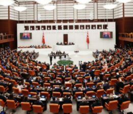 Emeklilere yüzde 25 öngören teklif Meclis’ten geçti