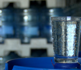 Damacanadan 1 Bardak Su 60 Kuruşa Doluyor