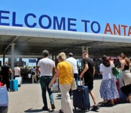 Antalya’da tüm zamanların yolcu rekoru kırıldı