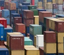 Dış ticaret açığında 1,5 yıl sonra ilk daralma