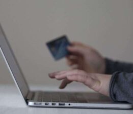 E-ticaret sektörü 801 milyar TL’ye ulaştı