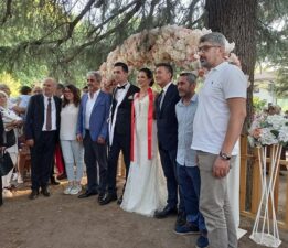 Gençlerin Mutluluğu İçin Savaşıyoruz!