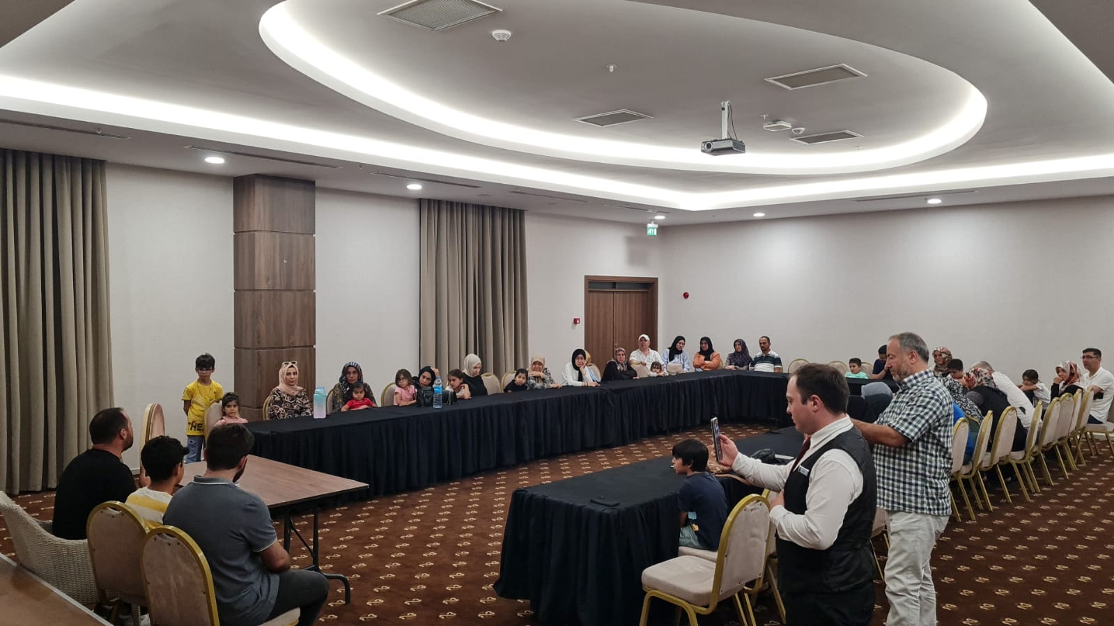 İlahilerle Gönüller Mest Oldu