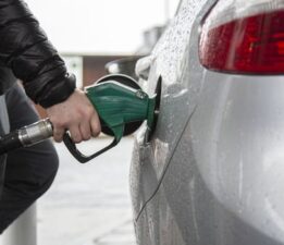 Benzine zam yapıldı