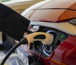 Elektrikli şarj soketi için 2053 hedefi 38 bin