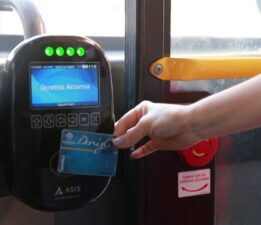 65 yaş üstü ücretsiz ulaşım kaldırıldı