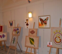 Bursa da suça sürüklenen çocukların ellerden  anlamlı sergisi