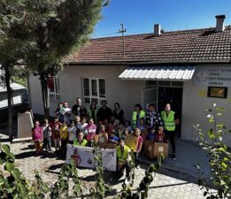 Fesleğen Pati Derneği’nden Dağ Yöresine Milli Voleybolcu Destekli Çıkartma!
