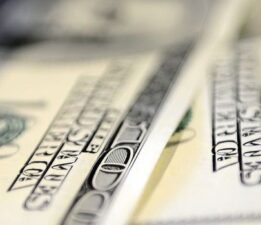 Döviz mevduatlarında hızlı artış