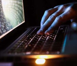 Mail hesaplarını ele geçirerek 210 milyon TL dolandırdılar!