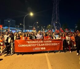 “100. Yılda Fener Alayı” Yürüyüşünü, Binlerce Nilüferli Coşkuyla Kutladı