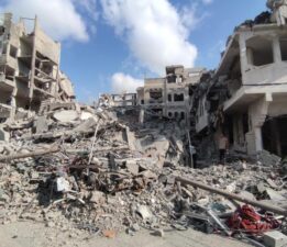 Siyonistler masum sivillere saldırıyor!