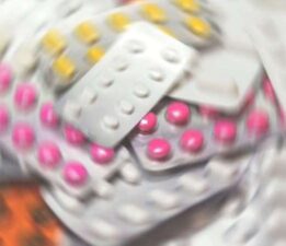 Kanser hastaları ilaç bekliyor